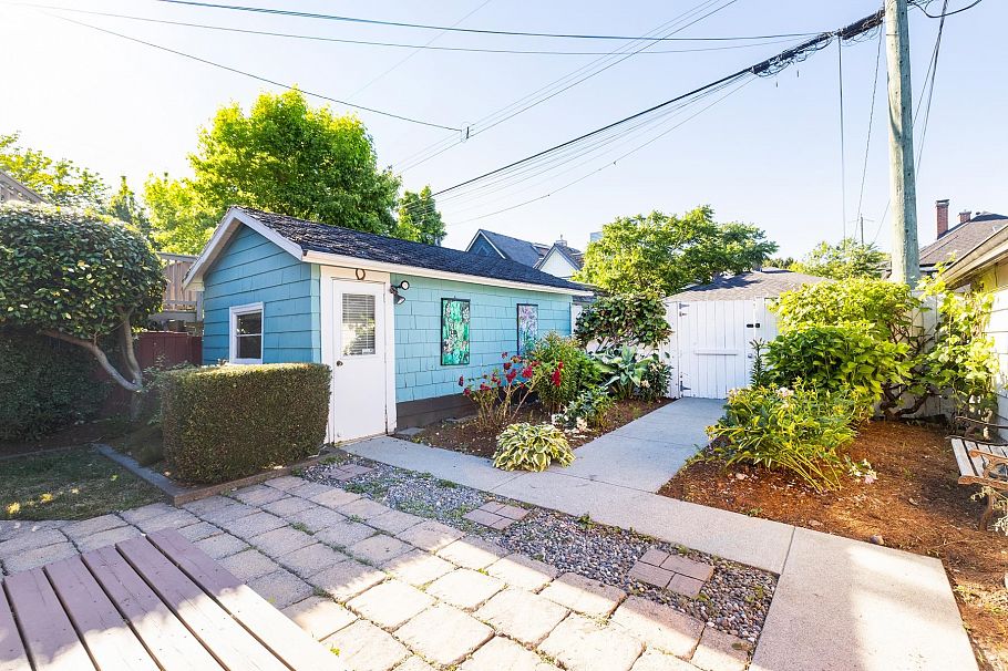 3311 W 8th Avenue Vancouver, BC - 19