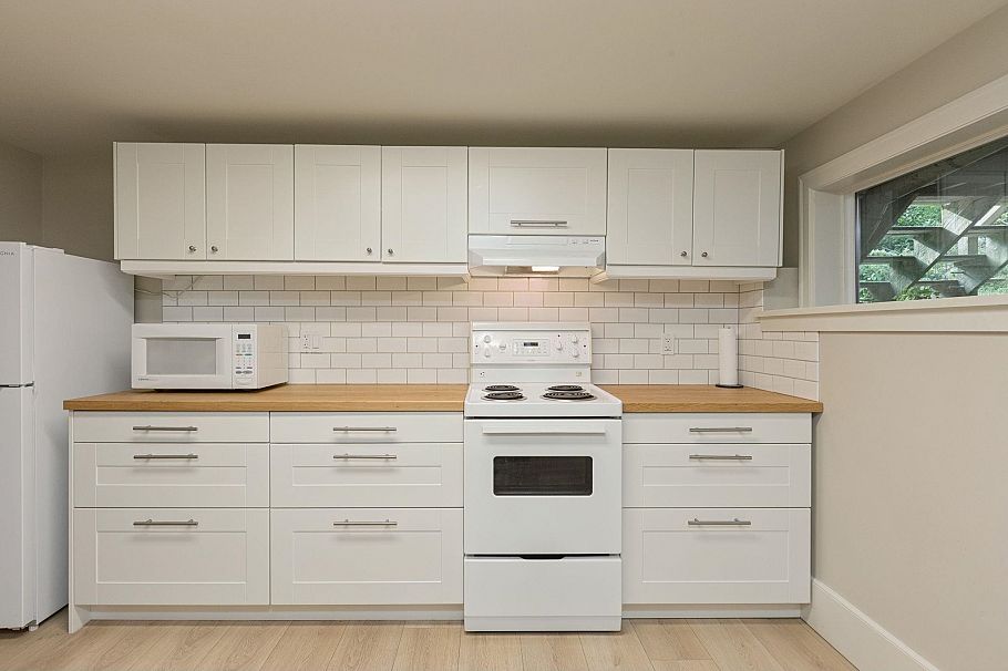 3815 Sunnycrest Drive North Vancouver, BC - 33