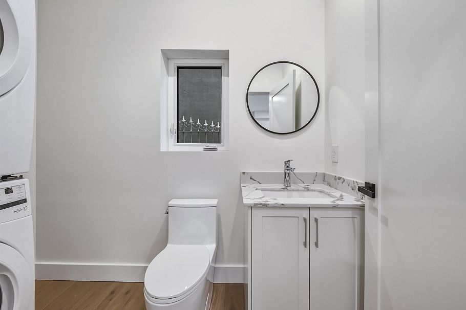 2 2339 Parker Street Vancouver, BC - 23