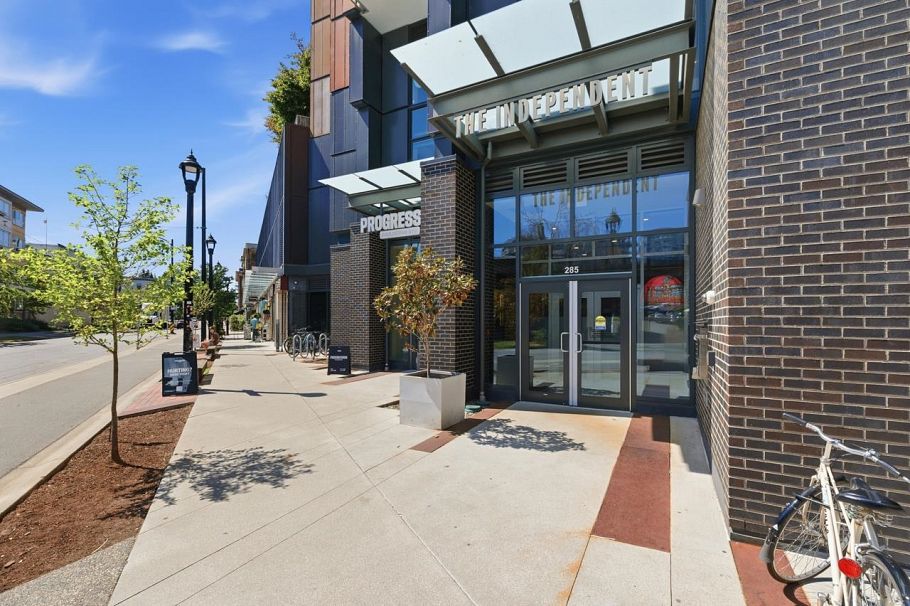 1711 285 E 10 Avenue Vancouver, BC - 2