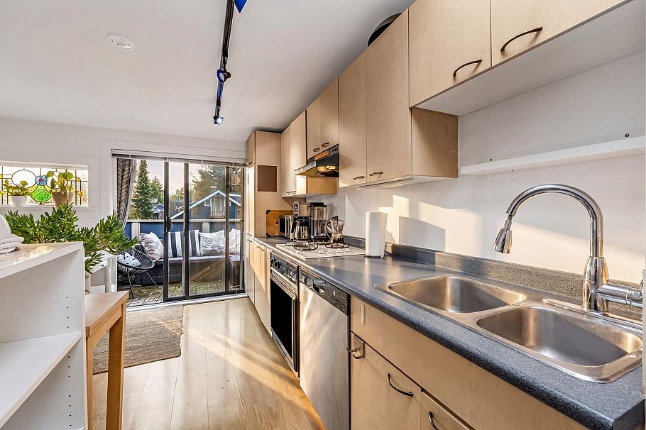 224 W 13th Avenue Vancouver, BC - 37