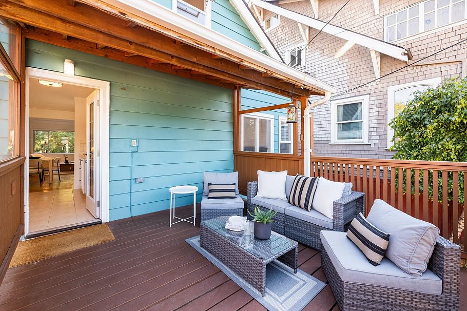 3311 W 8th Avenue Vancouver, BC - 17