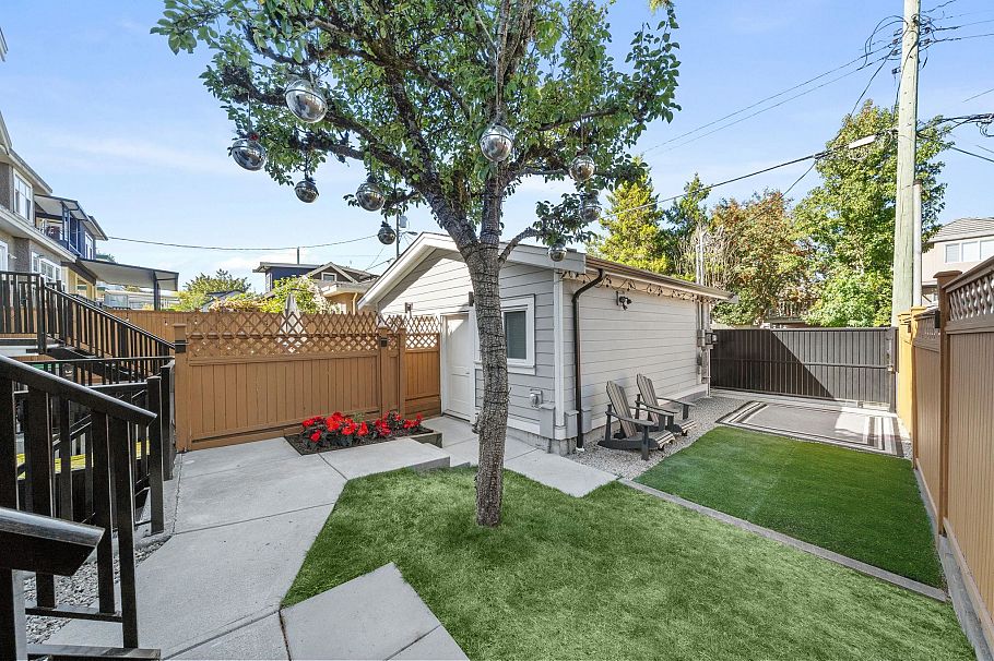 1 2749 E 54th Avenue Vancouver, BC - 32