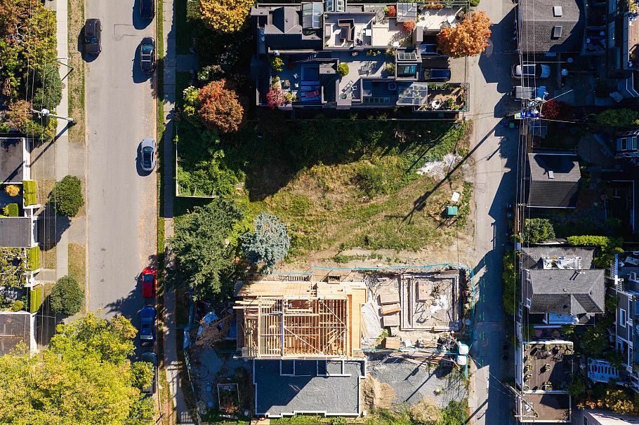 2576 Point Grey Road Vancouver, BC - 14