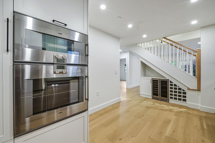 1 2339 Parker Street Vancouver, BC - 10
