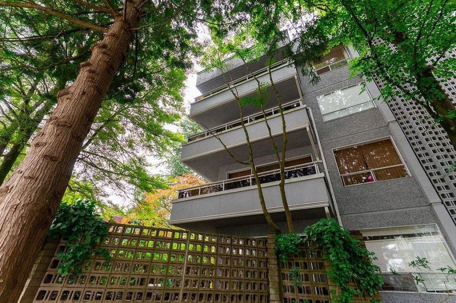 406 1412 W 14th Avenue Vancouver, BC - 1