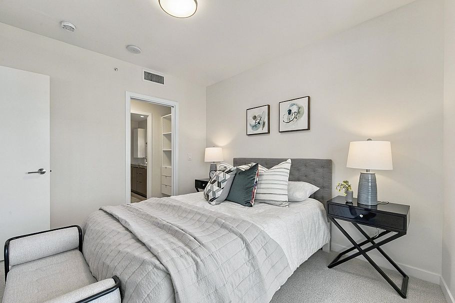 907 112 E 13th Street North Vancouver, BC - 17