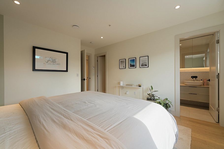 24 632 E 3rd Street North Vancouver, BC - 23