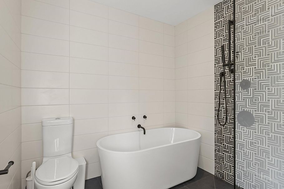 4070 W 13th Avenue Vancouver, BC - 21