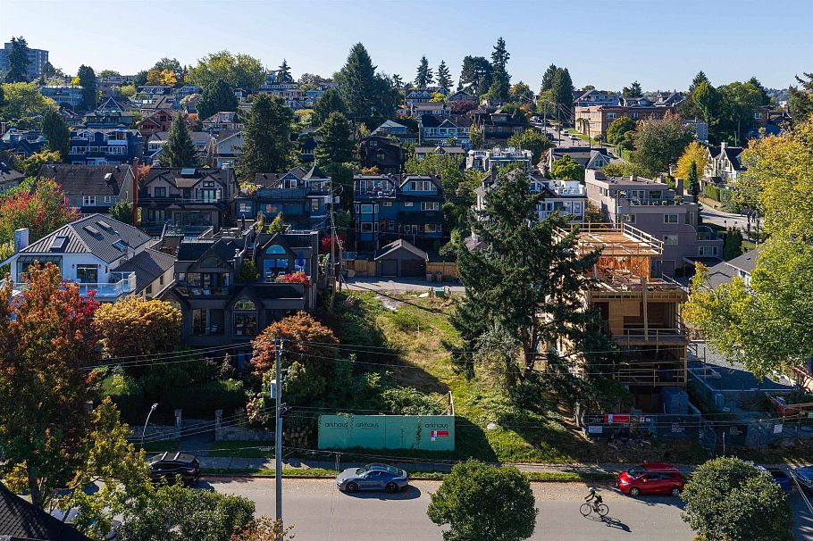 2576 Point Grey Road Vancouver, BC - 12
