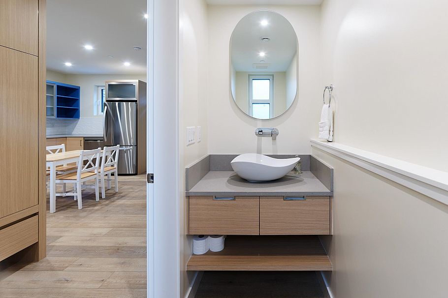3732 W 1st Avenue Vancouver, BC - 36
