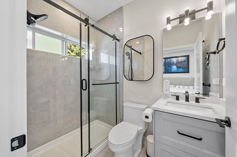 1 2749 E 54th Avenue Vancouver, BC - 20