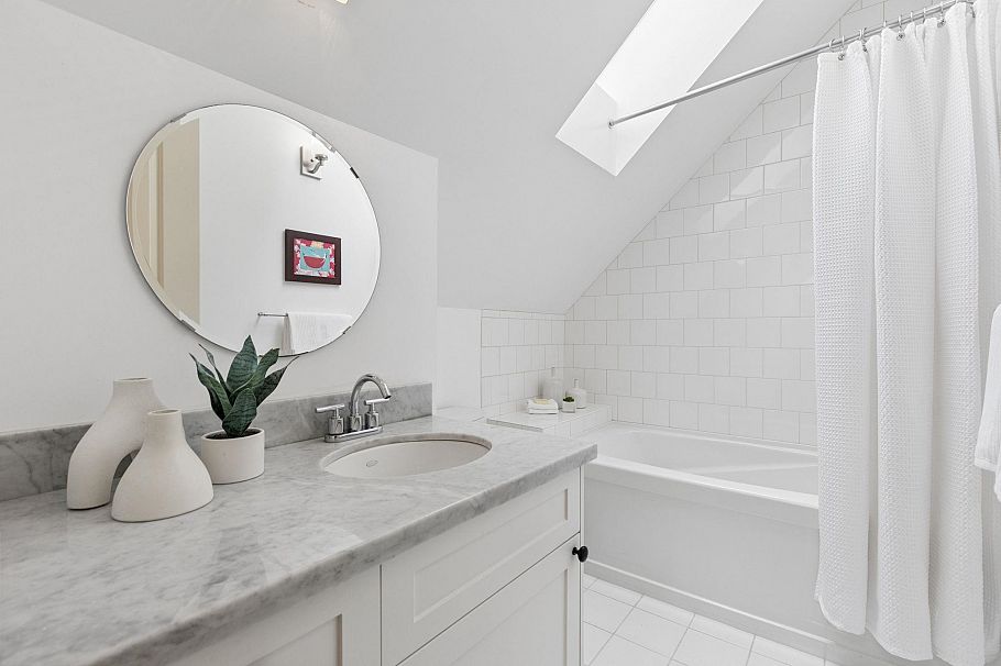 3815 Sunnycrest Drive North Vancouver, BC - 25