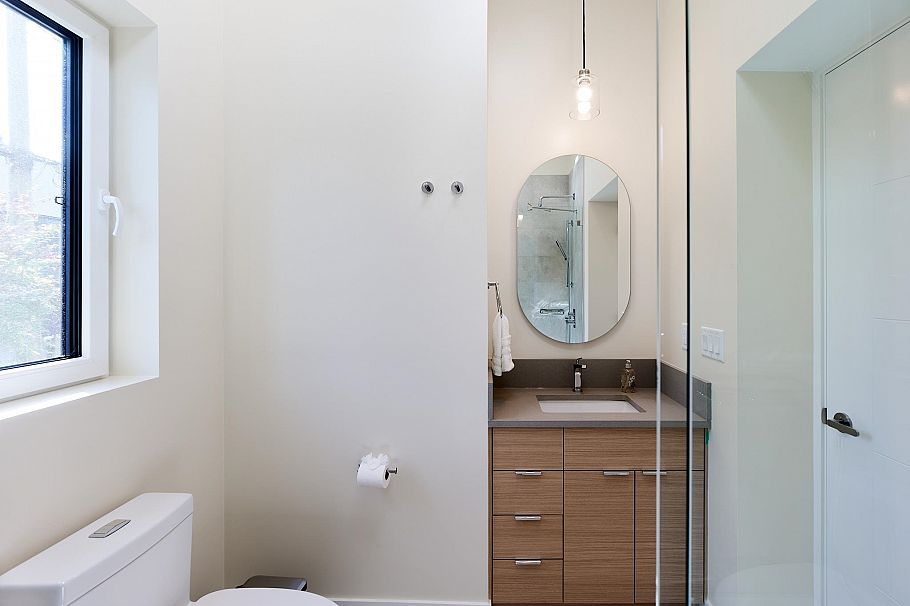 3732 W 1st Avenue Vancouver, BC - 35