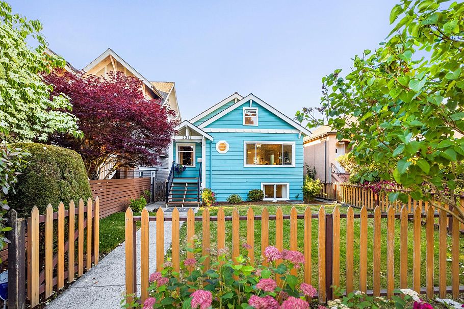 3311 W 8th Avenue Vancouver, BC - 2