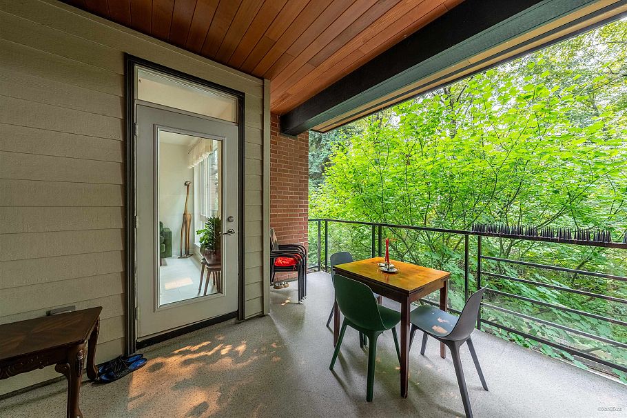 205 733 W 3rd Street North Vancouver, BC - 21