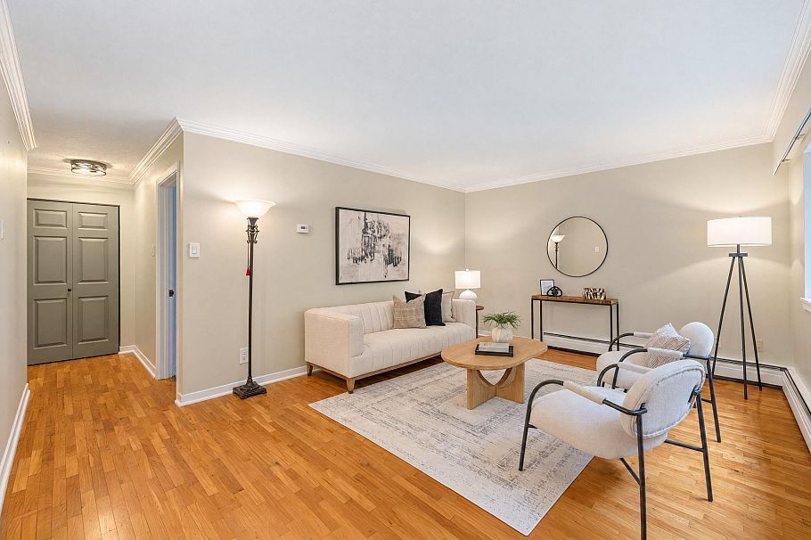 403 555 W 28th Street North Vancouver, BC - 5