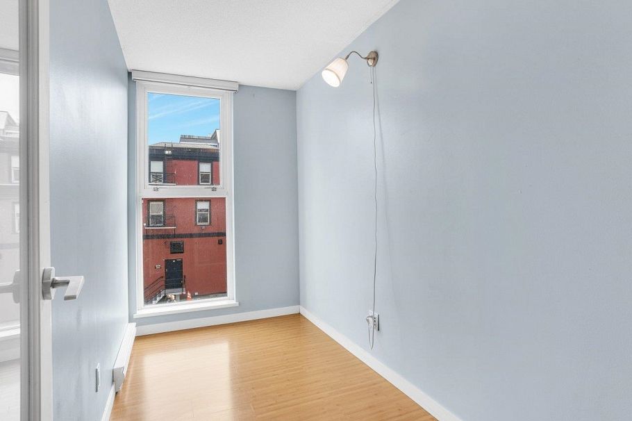 311 168 Powell Street Vancouver, BC - 22