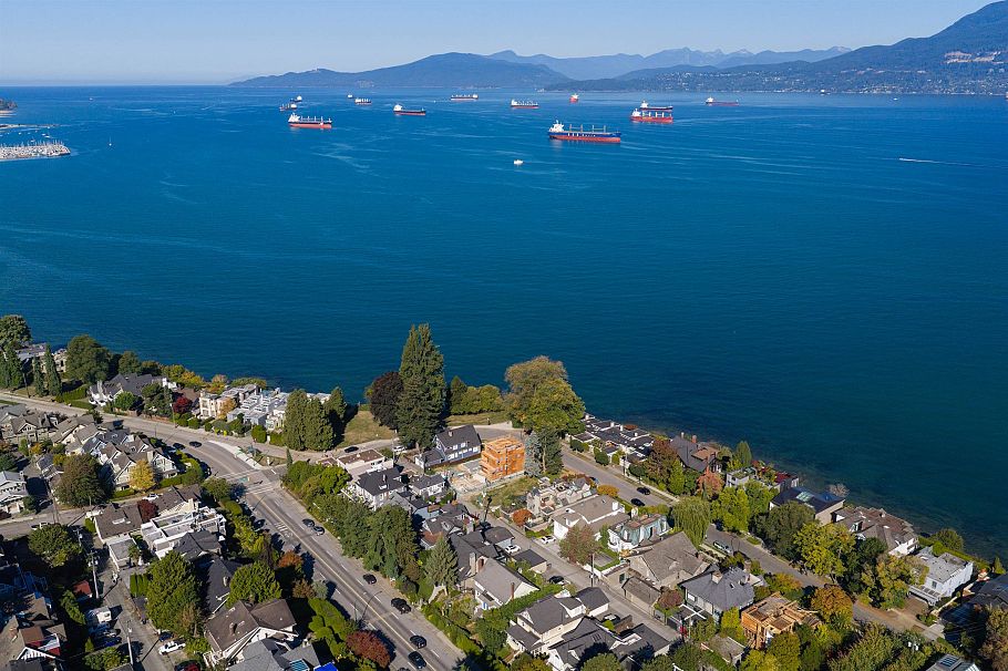 2576 Point Grey Road Vancouver, BC - 5