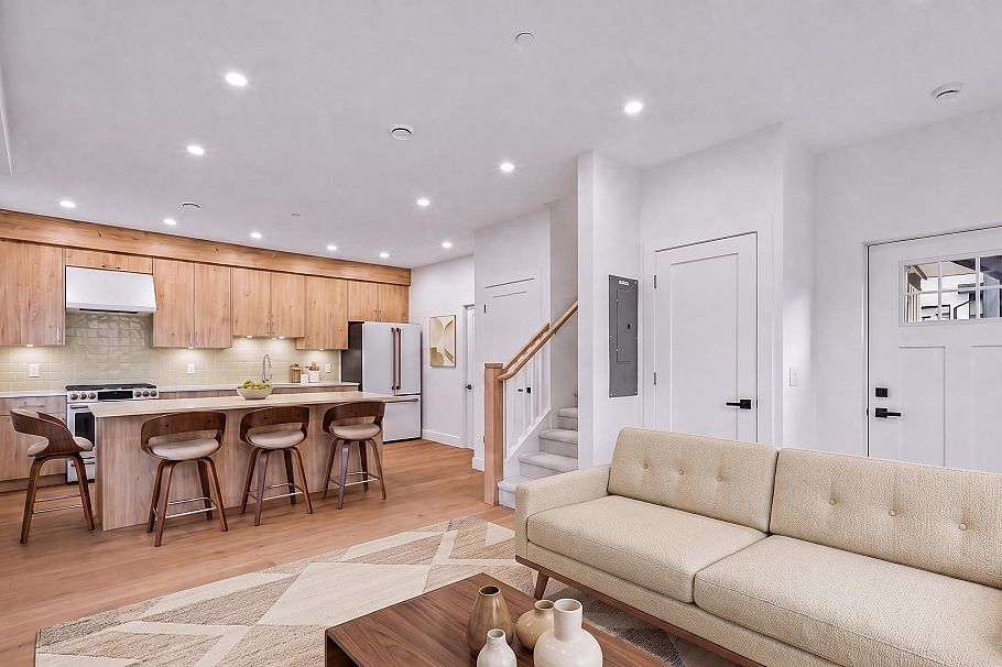 2 2339 Parker Street Vancouver, BC - 1