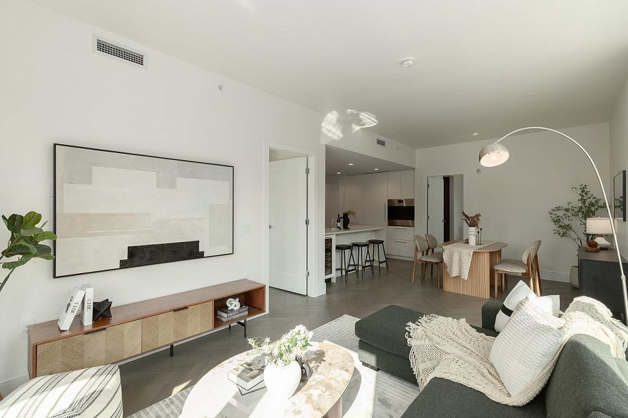 307 4685 Cambie Street Vancouver, BC - 5