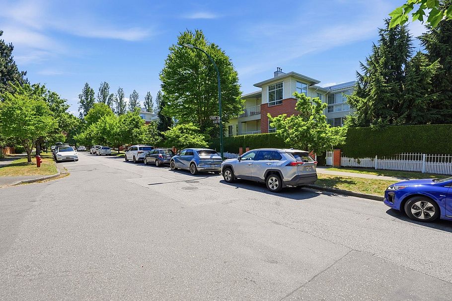 316 360 E 36th Avenue Vancouver, BC - 32