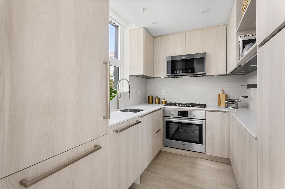 3249 Clive Avenue Vancouver, BC - 4