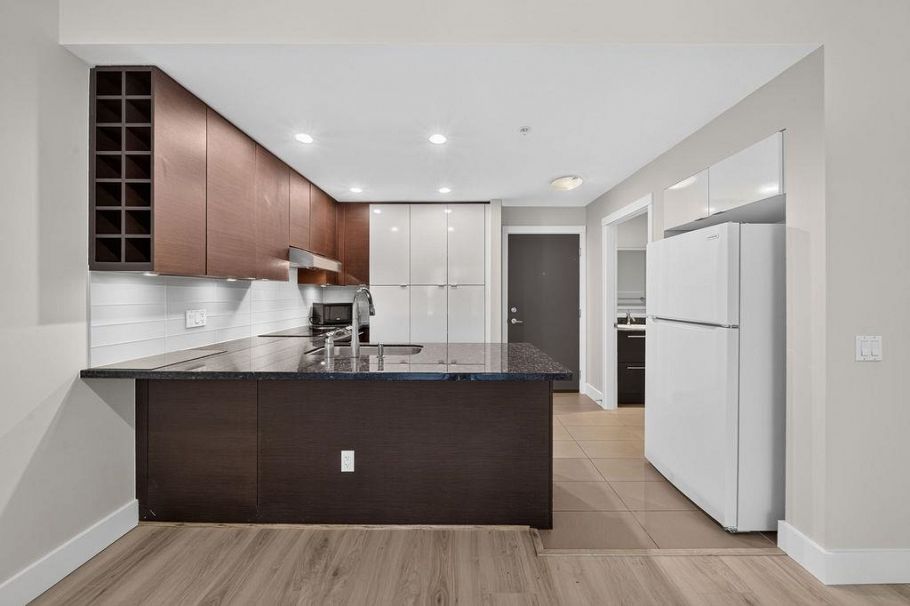 208 3478 Wesbrook Mall Vancouver, BC - 8