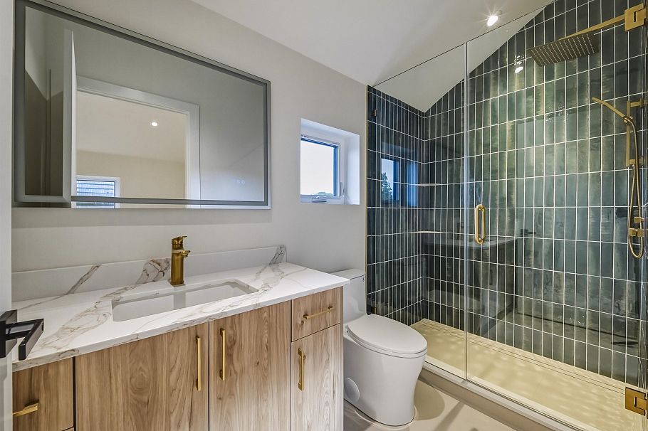 1 2339 Parker Street Vancouver, BC - 14