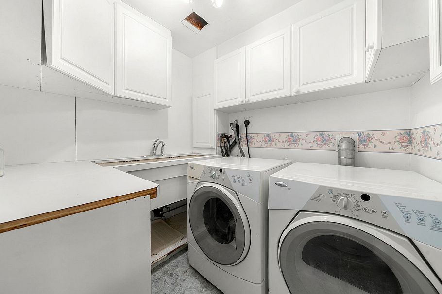 2554 Adanac Street Vancouver, BC - 34