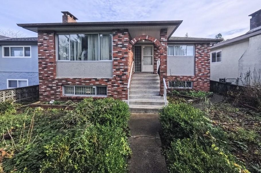 6174 Tyne Street Vancouver, BC - 1
