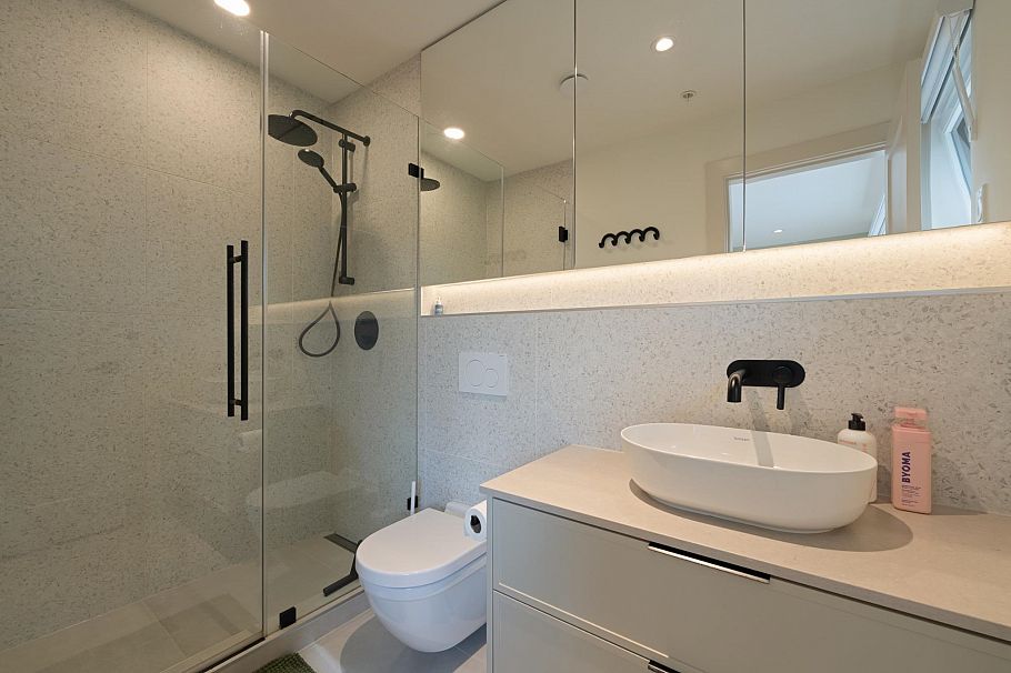 24 632 E 3rd Street North Vancouver, BC - 24