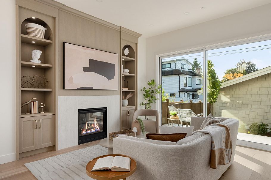 2 2344 W 45th Avenue Vancouver, BC - 2