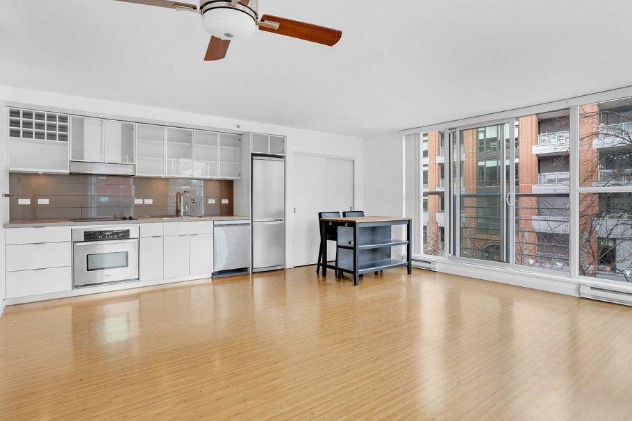 311 168 Powell Street Vancouver, BC - 12