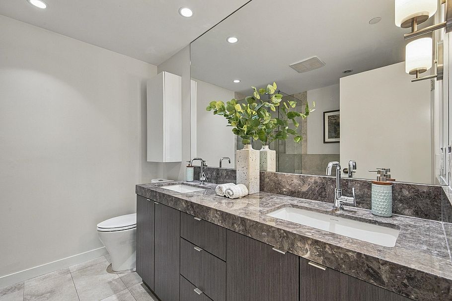 907 112 E 13th Street North Vancouver, BC - 19