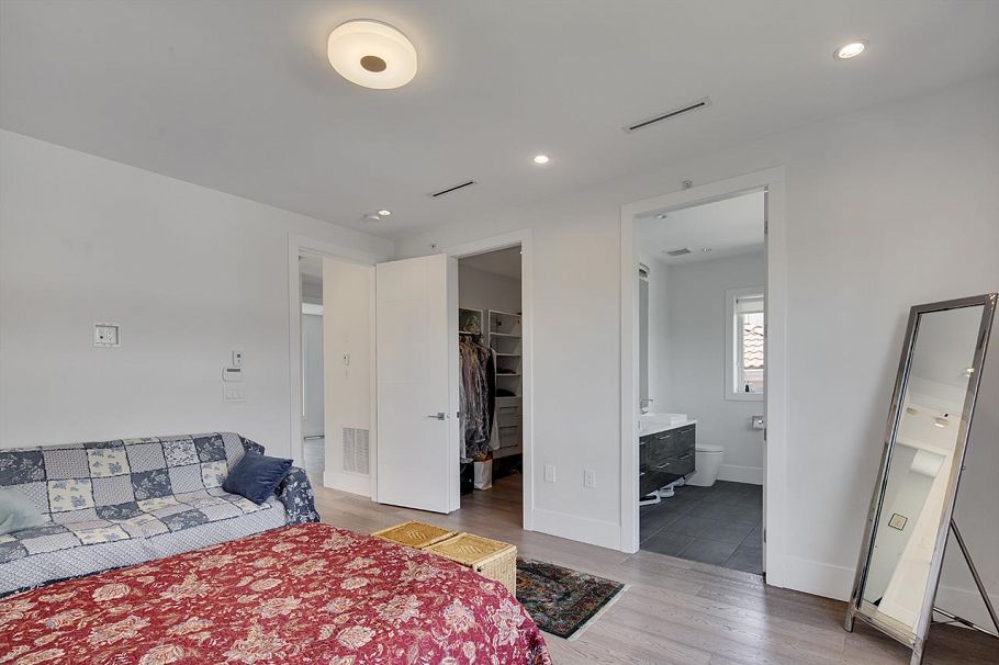 3191 E 21st Avenue Vancouver, BC - 23