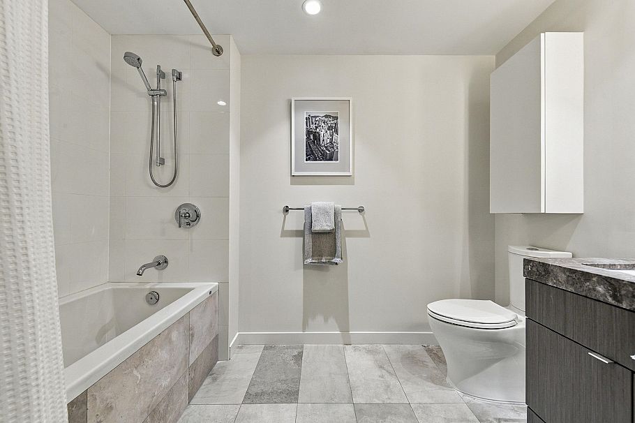907 112 E 13th Street North Vancouver, BC - 29