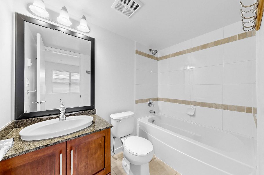 210 670 W 6th Avenue Vancouver, BC - 12
