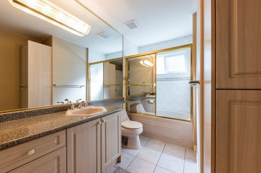 449 E 16th Street North Vancouver, BC - 15