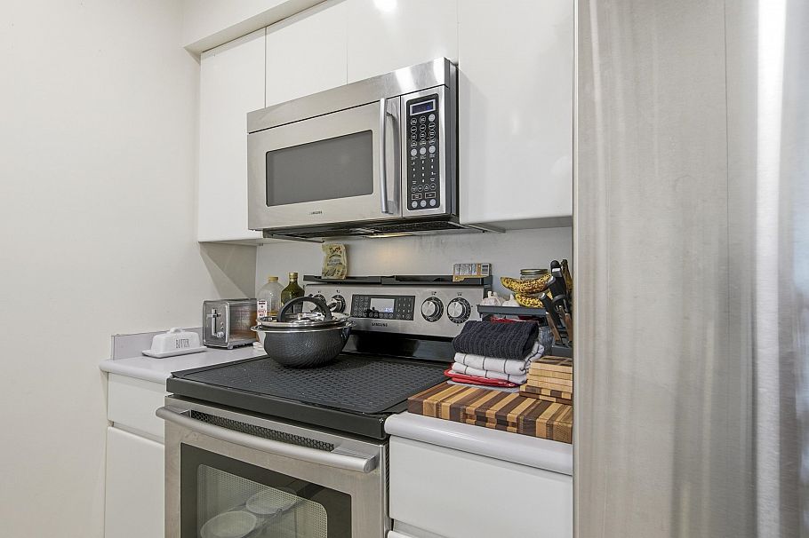 107 3280 W Broadway Vancouver, BC - 9