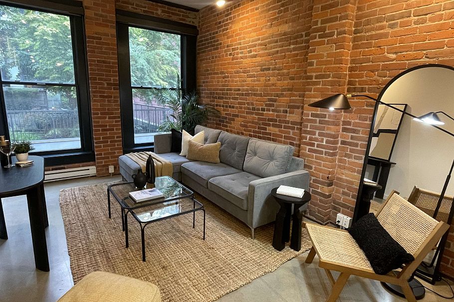 306 53 W Hastings Street Vancouver, BC - 1