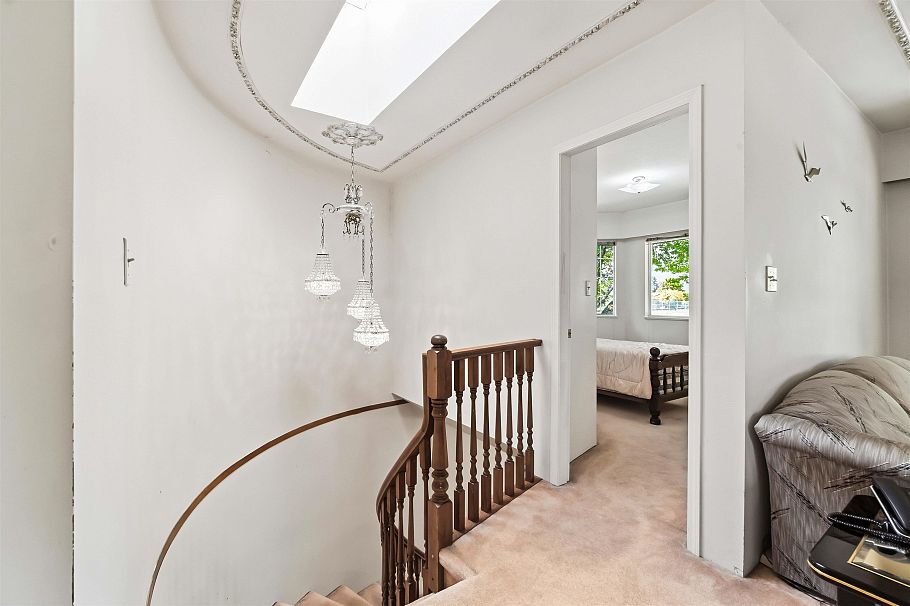 2168 E 27th Avenue Vancouver, BC - 5