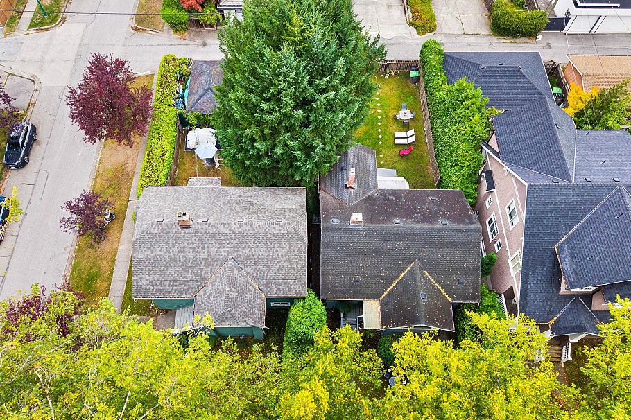 3895 W 20th Avenue Vancouver, BC - 10