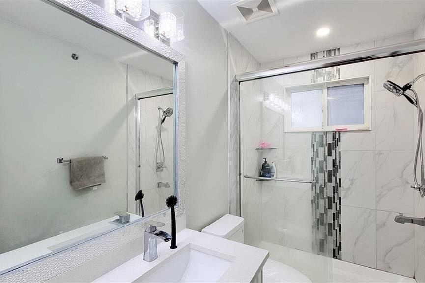 7480 Main Street Vancouver, BC - 15