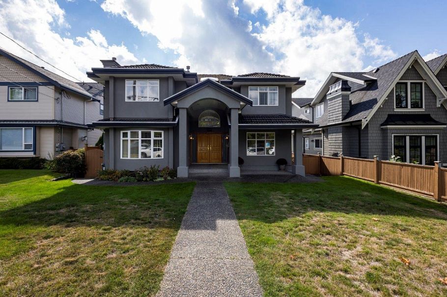 449 E 16th Street North Vancouver, BC - 1