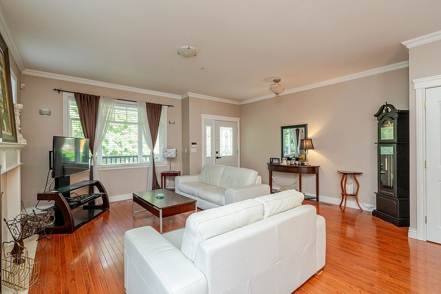1546 E 2nd Avenue Vancouver, BC - 8