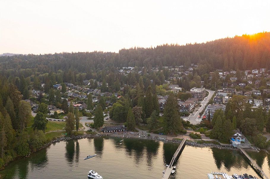 2222 Caledonia Avenue North Vancouver, BC - 32