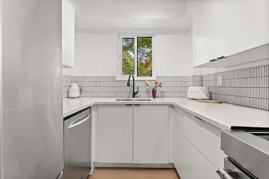 204 391 E 7th Avenue Vancouver, BC - 3
