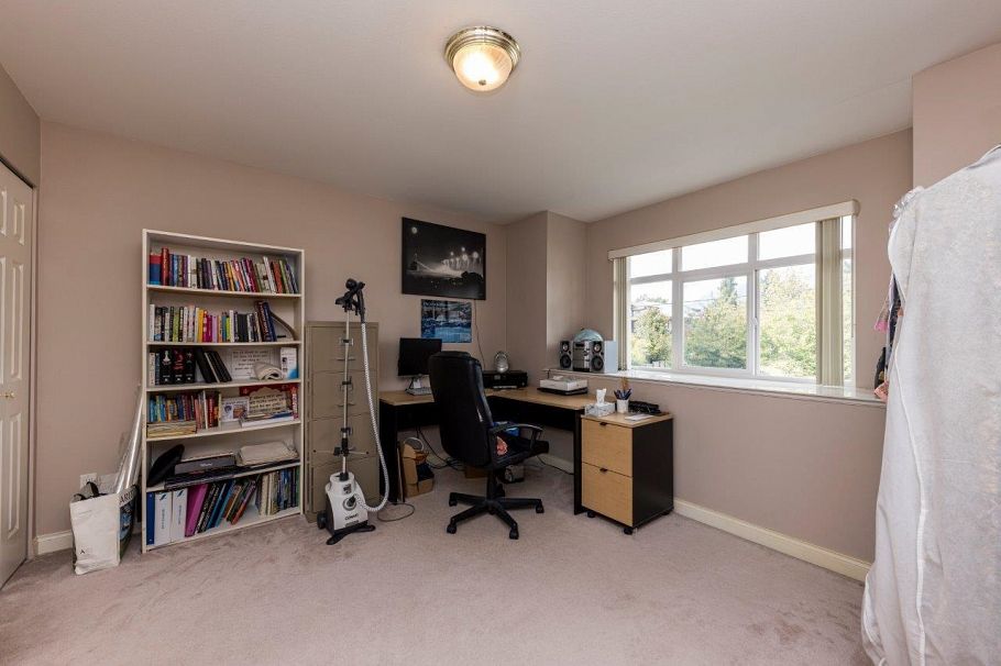 449 E 16th Street North Vancouver, BC - 24
