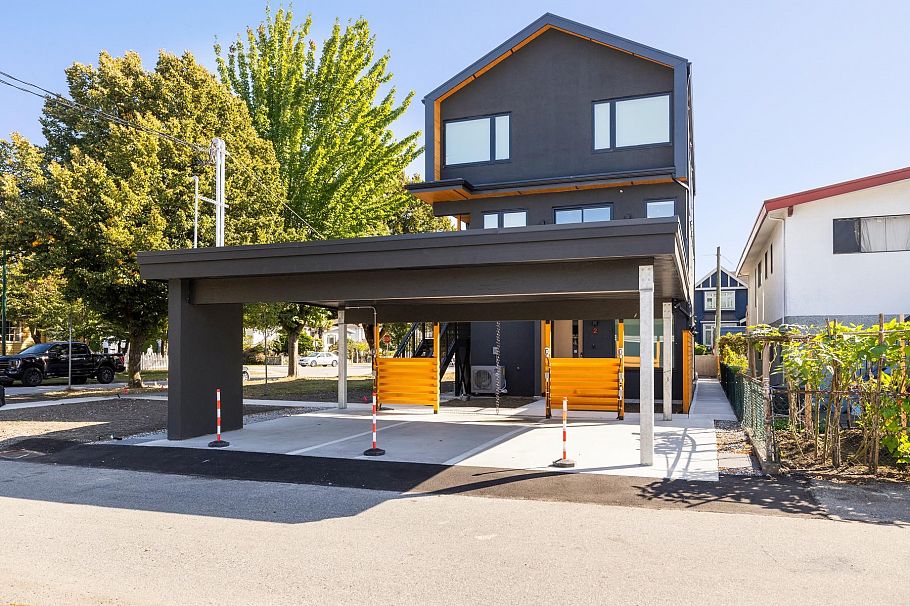 3 2995 Adanac Street Vancouver, BC - 24